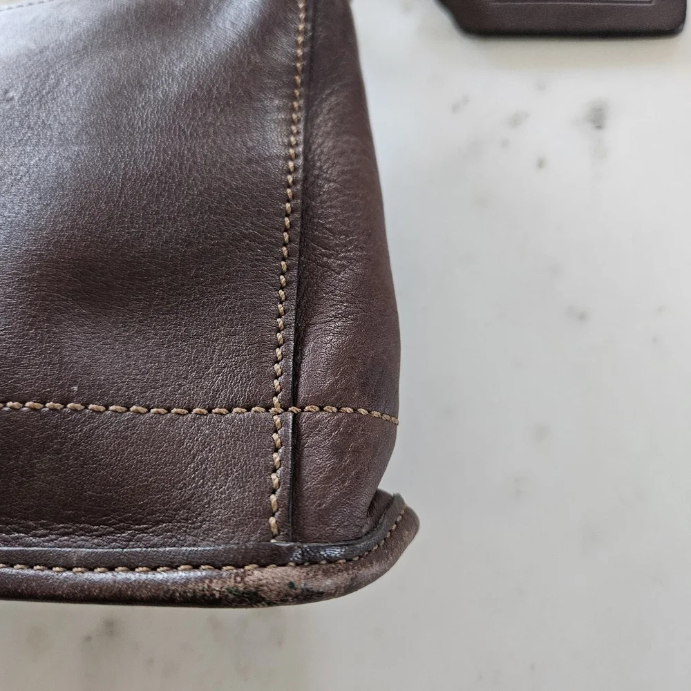 Vintage Coach Brown Leather Zip Wristlet Bag Style 9311 Hangtag Small Purse - Picture 8 of 13